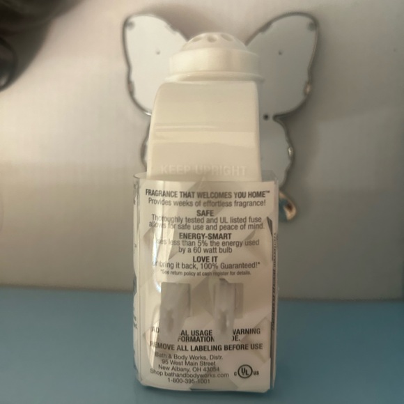 B&BW Wallflower Plug Embroidered Monarch Butterfly BBW NEW - Picture 5 of 5